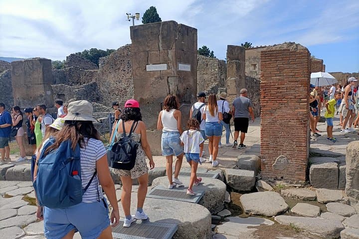 Skip-the-line Archaeological Tour of Ancient Pompeii — photo 1 of 6