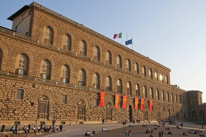 Palatina Gallery and Guided Walking Tour in Florence — photo 1 of 12
