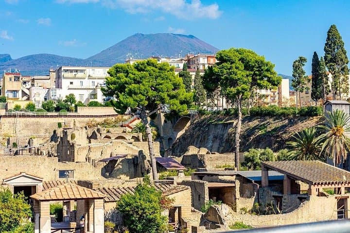 Herculaneum & Pompeii Skip-The-Line with Easy Lunch Included — photo 1 of 11