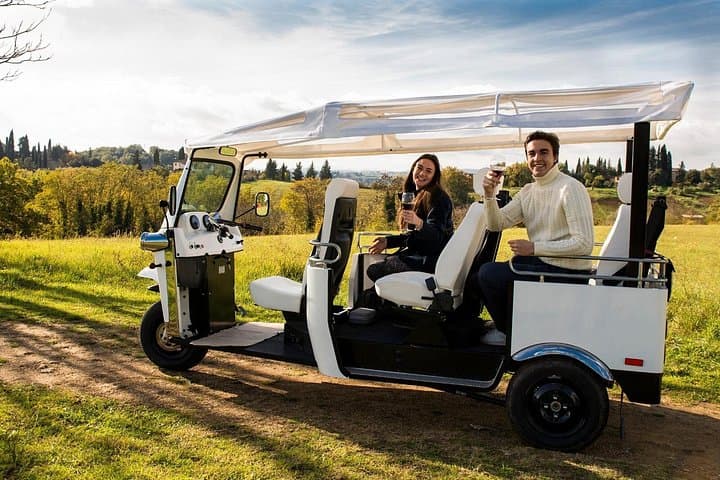 Siena E-Tuk Tuk panoramic Aperitivo with Local Snacks — photo 1 of 5