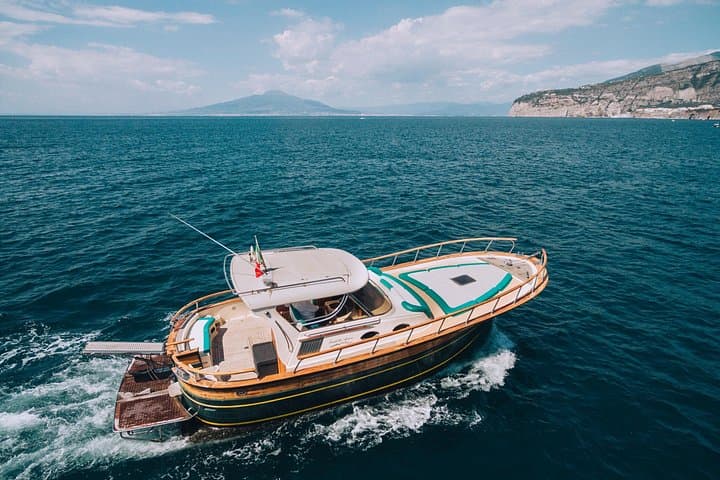 Amalfi Coast Private Boat Tour from Sorrento, Positano or Naples — photo 1 of 10