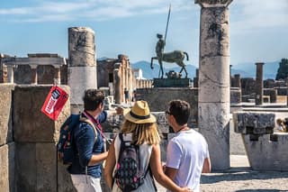 Private Transfer: Naples to Sorrento with Pompeii Guided Tour