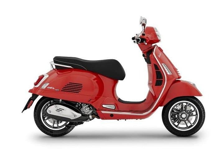 Vespa Rental in Lucca — photo 1 of 3