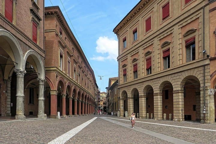 Private Transfer From Milan To Bologna With a 2 Hour Stop — photo 1 of 6