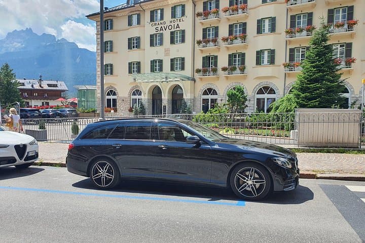 Venice to Verona Airport (VRN) - Departure Private Transfer — photo 1 of 16