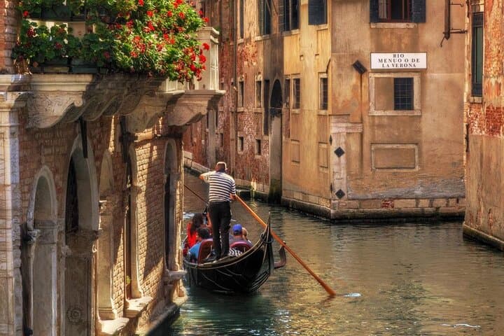 Public Tour: Gondola & Doge's Palace — photo 1 of 8
