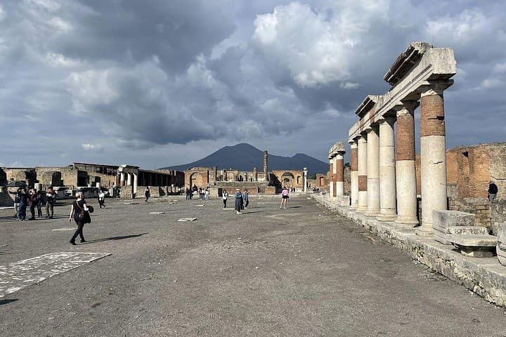 Pompeii and Vesuvius Tour with Lunch Wine Tasting from Sorrento — photo 1 of 9
