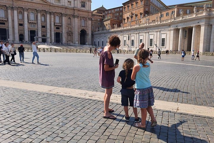 Treasures of St Peter Basilica Scavenger Hunt for Kids & Families — photo 1 of 6