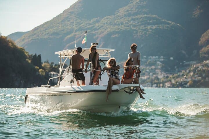 2 Hours Private Boat Tour on Lake Como — photo 1 of 9