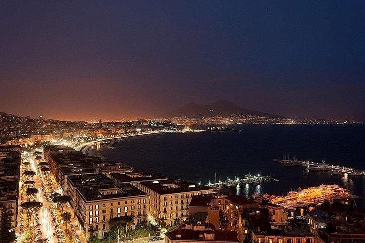 Tour of Naples by night with pizza dinner — photo 1 of 6