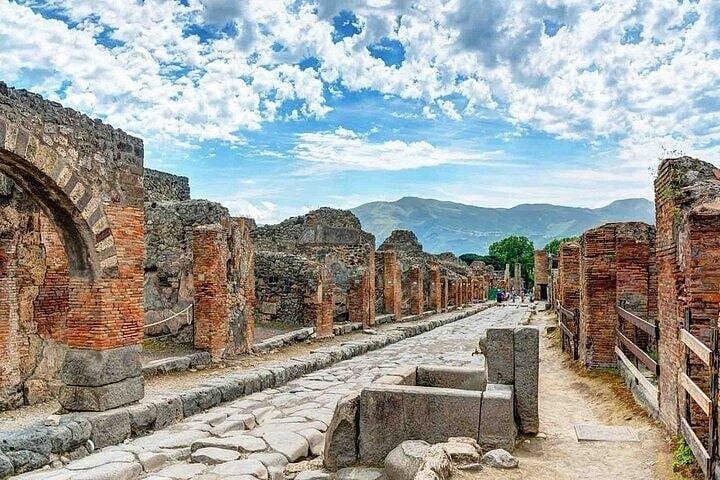 Pompeii and Herculaneum day trip from Naples — photo 1 of 19