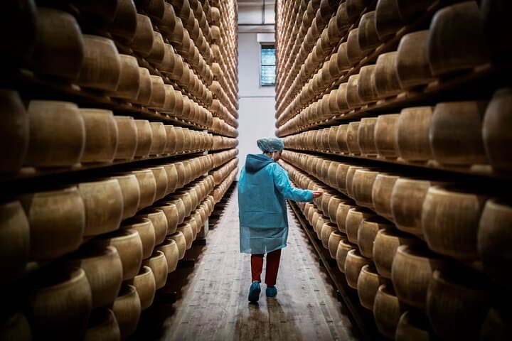 Private Parmigiano Balsamic Parma Ham and Wine Tasting Tour — photo 1 of 16