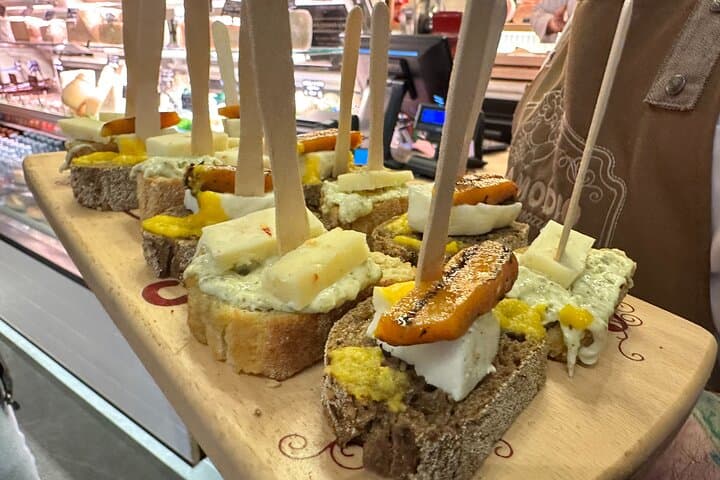 Milan Walking Food Tour with City Highlights — photo 1 of 9
