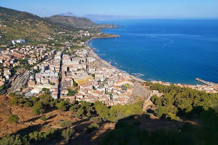 Cefalú: La Rocca Archaeological Park Guided Hiking Tour — photo 1 of 5