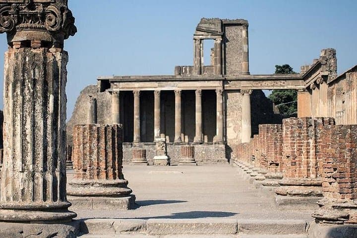 Private Transfer from Naples to Positano with Pompeii Ruins — photo 1 of 4