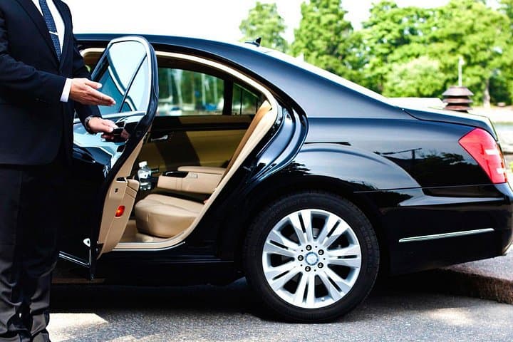 Door-To-Door Private Transfer Civitavecchia Port to Fiumicino Rome Airport — photo 1 of 7