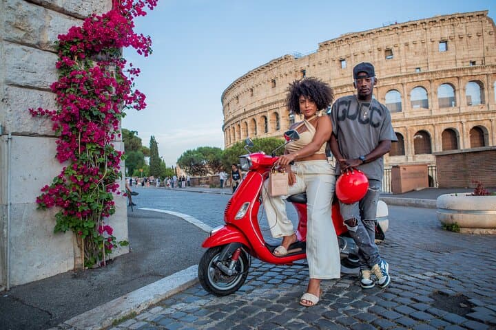 Rome Vespa Scooter Tour with Professional Photographer — photo 1 of 39