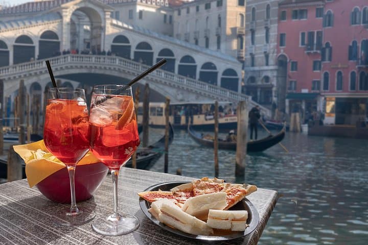 Traditional Italian Food and Venice Old Town Private Tour — photo 1 of 8