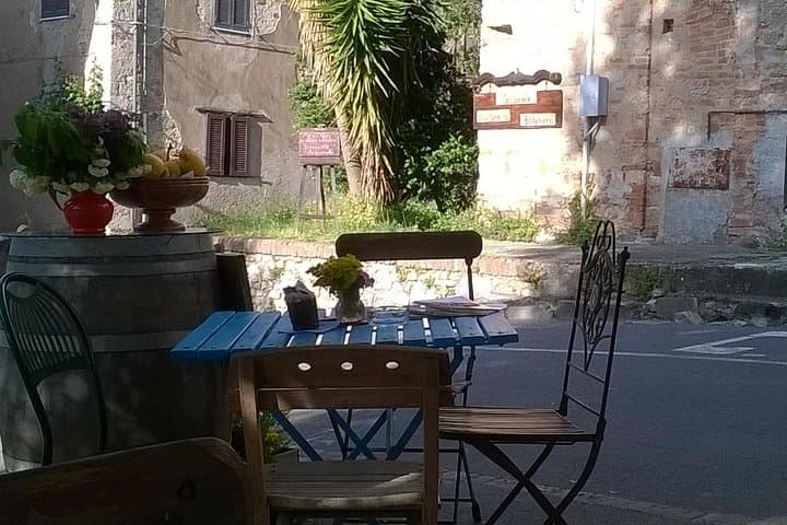 Experience the Tuscany Life-style — photo 1 of 15
