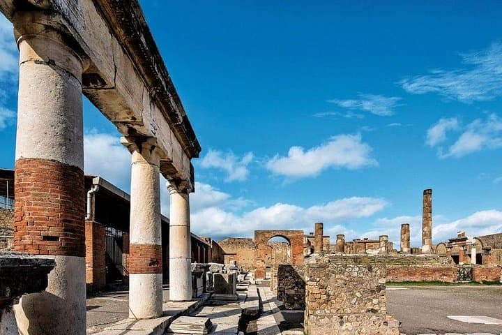 Visit the Pompeii excavations from Positano — photo 1 of 8