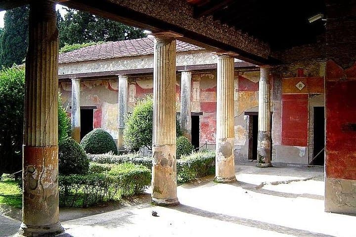 Guided tour of Pompeii excavations from Sorrento — photo 1 of 7