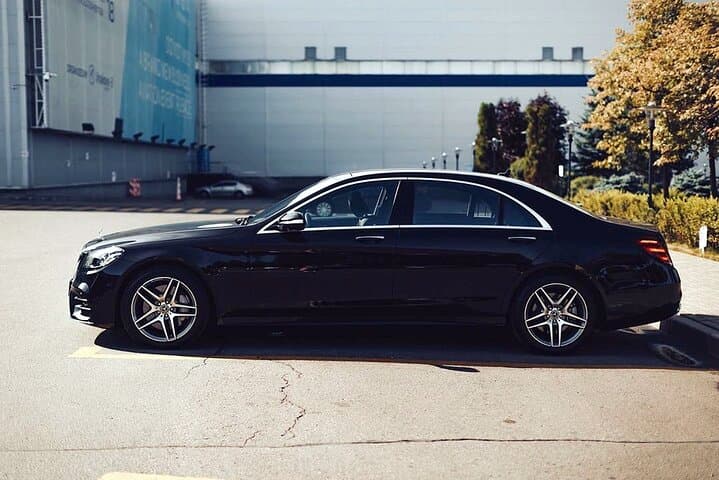 Private Transfer: Lake Como to Milan Airport MXP in Business Car — photo 1 of 10