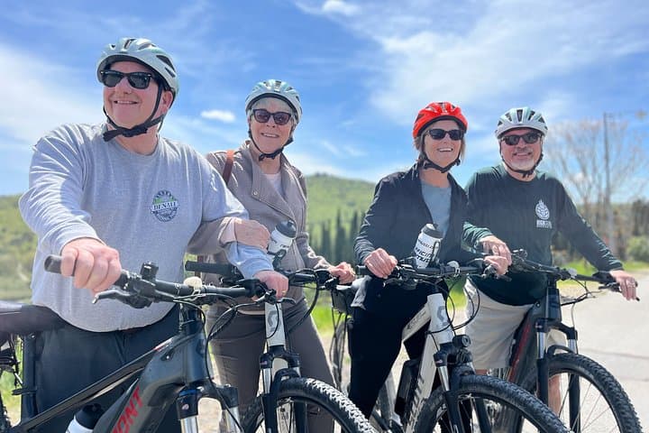 Discovering Chianti, e-bike tour - daily experience — photo 1 of 10
