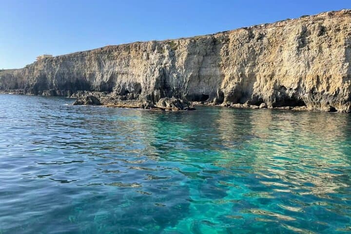 Boat tour of Ortigia, sea caves, Pillirina and snorkeling — photo 1 of 9