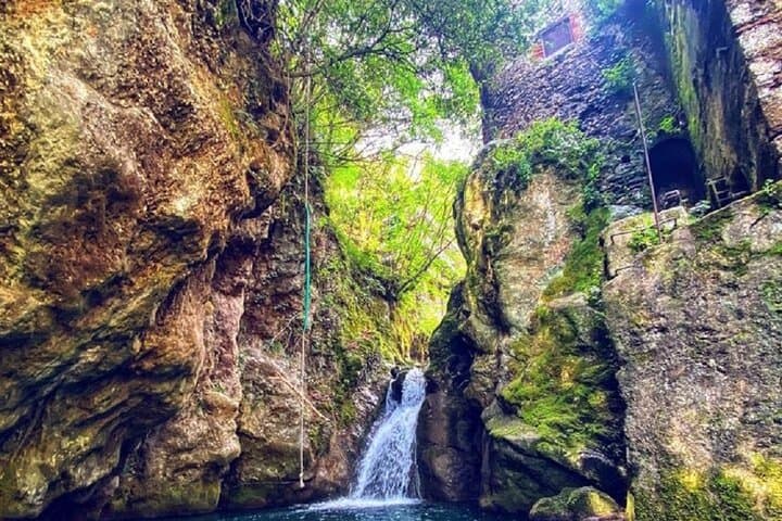 Guided visit to the magical waterfalls in the Candalla forest — photo 1 of 11