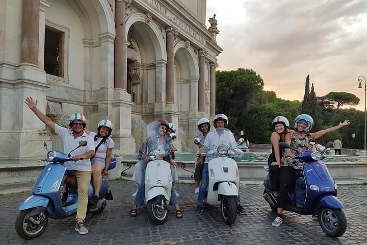 Exclusive Rome by Night Vespa Tour — photo 1 of 14