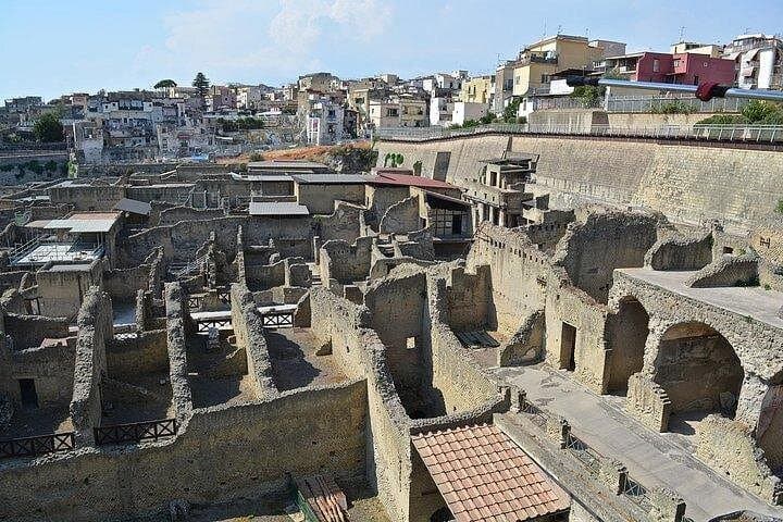 Half Day Excursion to Herculaneum from Naples with Lunch — photo 1 of 10