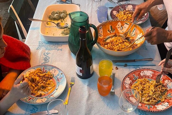 Florence Cooking Class in a Gorgeous Countryside Home with Maria — photo 1 of 7