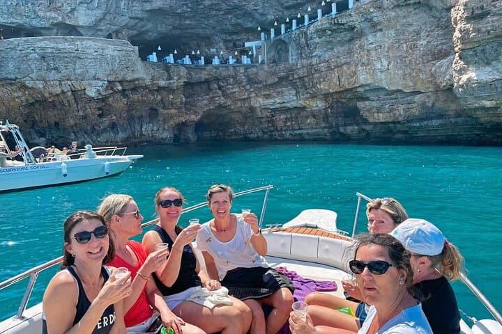 Boat trip to the Polignano a Mare caves — photo 1 of 32