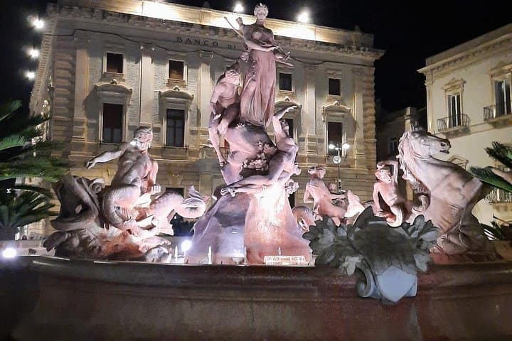Guided night tour of Ortigia in Syracuse — photo 1 of 10