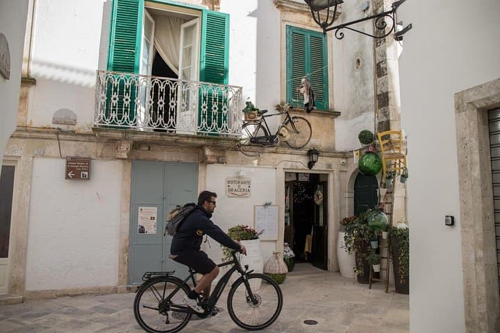 E-bike ring tour between Locorotondo and Martina Franca — photo 1 of 6
