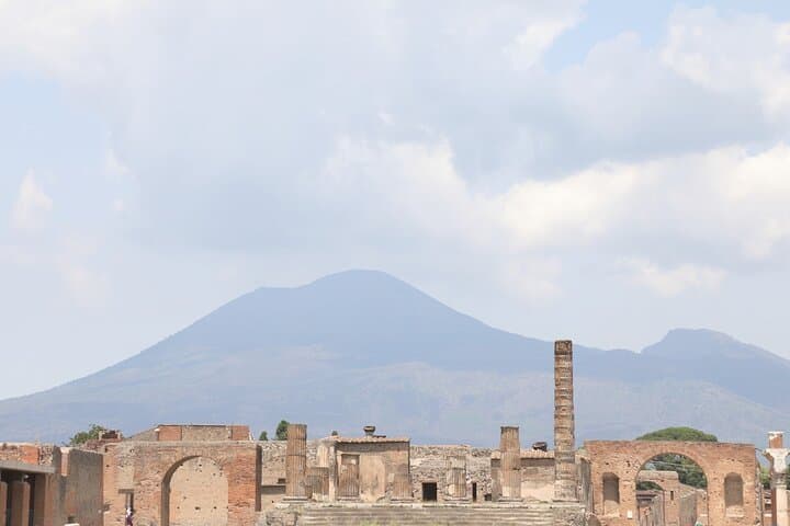 Full-Day Guided Pompeii Ruins and Wine Tasting Tour — photo 1 of 5