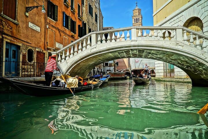 Private Transfer From Ravena To Venice With A 2 Hour Stop — photo 1 of 6