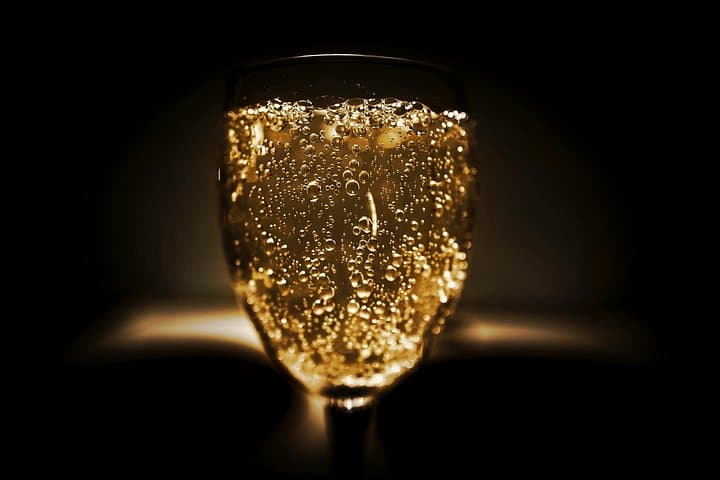 3 Italian sparkling wines and how to distinguish them: Prosecco, Franciacorta.. — photo 1 of 7
