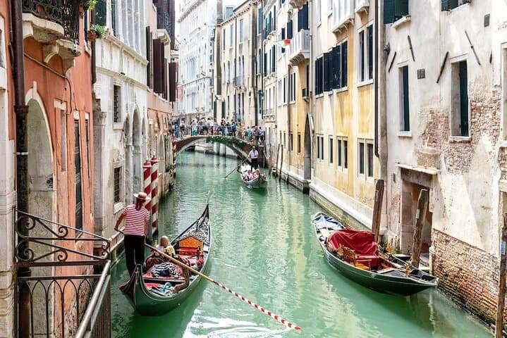 Venice Private Gondola Ride: Explore Hidden Canals and Sights — photo 1 of 16