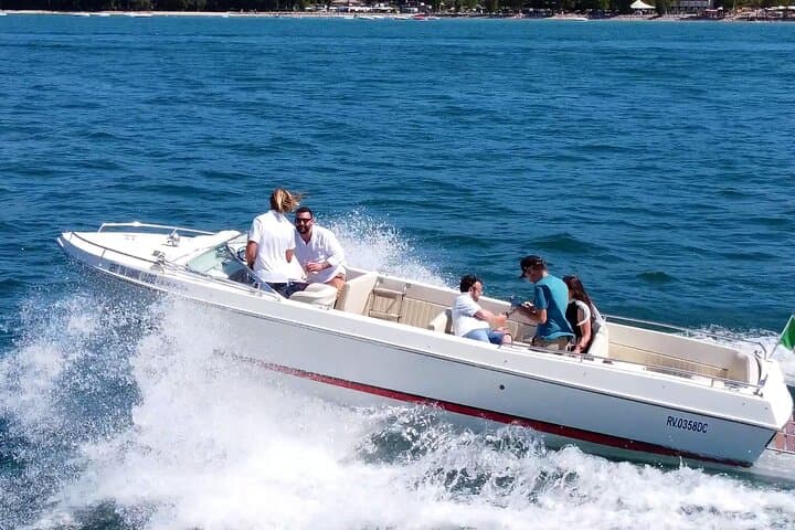 Private Boat Tour and Wine Tasting in Lazise — photo 1 of 9