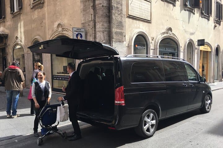 Fiumicino Airport to Rome Hotel - Private Transfer Car Service — photo 1 of 7