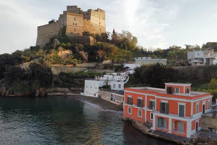 Private tour by car among the treasures of Campi Flegrei and Naples. — photo 1 of 29
