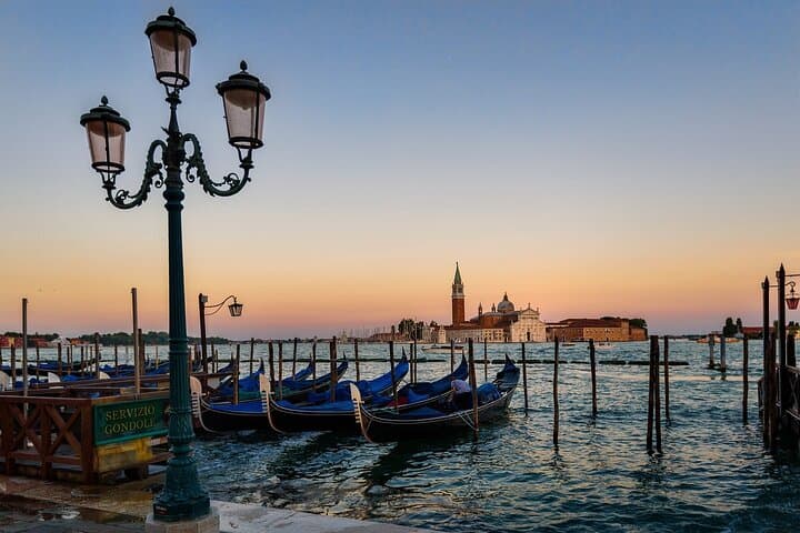 Gondola Ride Near St Mark’s Square — photo 1 of 7