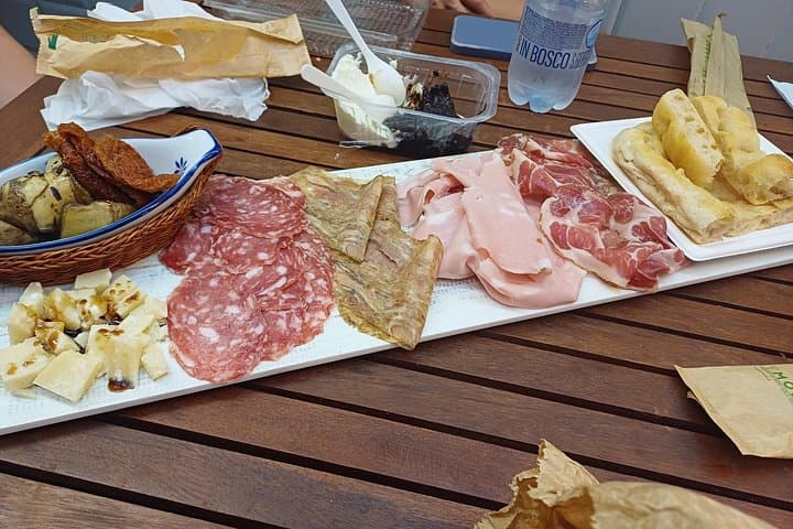 Modena walking food tour with a local — photo 1 of 6