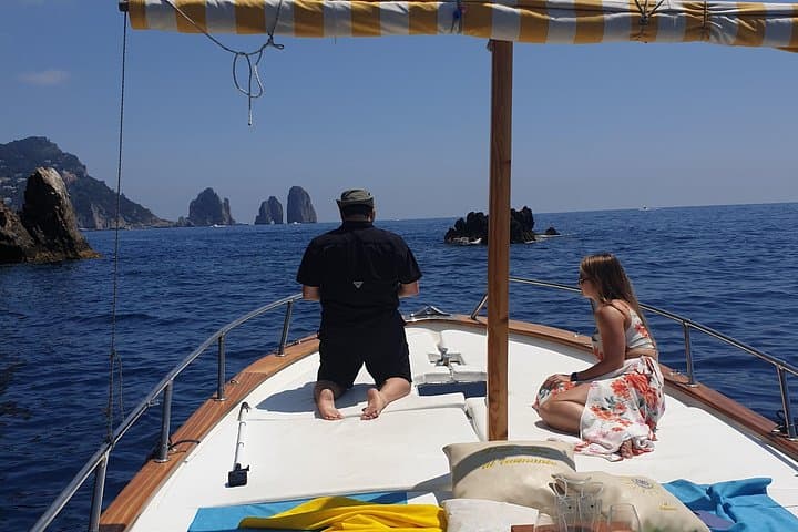 Capri Private Boat Tour (2 hours) with Blue Grotto — photo 1 of 18