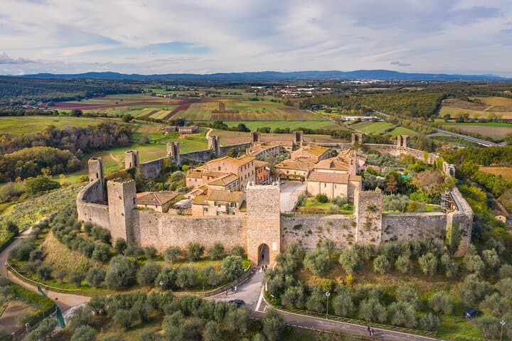 Medieval Tour in Monteriggioni and Val d'Orcia from Florence — photo 1 of 50