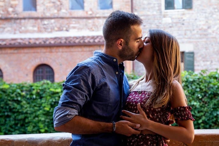 Photo Shoot in Verona: Capture Your Love Story in Pictures — photo 1 of 11