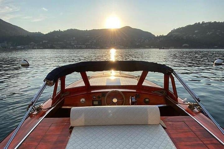 3 Hours Private Wooden Boat Tour visit Bellagio 6 pax — photo 1 of 9
