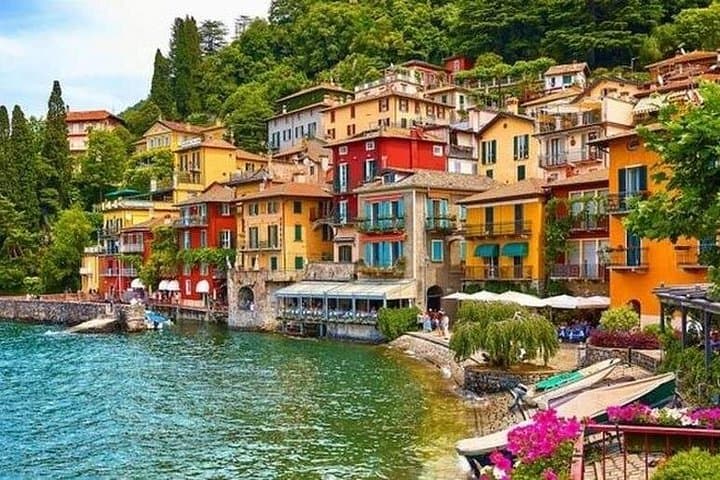 Lago Como: Tour Privato da Milano con Guida, Autista e Battello — photo 1 of 16