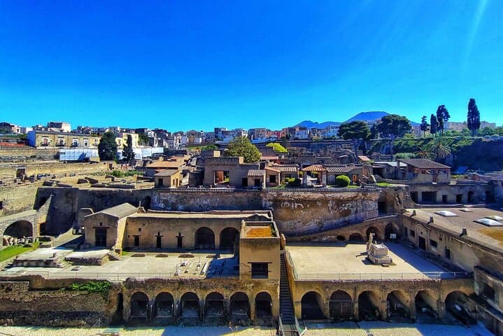 Herculaneum Guided morning Tour from Sorrento or Naples — photo 1 of 8